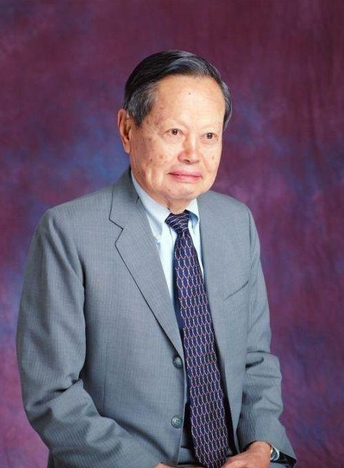 杨振宁的近期生活照