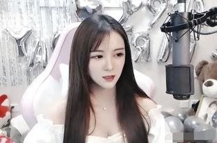 虎牙大胆美女主播,魅力四溢，直播界的新星闪耀